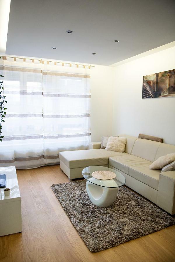 Sauna - Flexible Selfcheckins 6 - Zagreb - Garage - Electric Vehicle Ccharger - Loggia - New - Luxury - Apartments Repinc 6 المظهر الخارجي الصورة